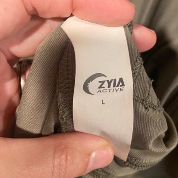 Zyia olive jumpsuit - Picture 7 of 7